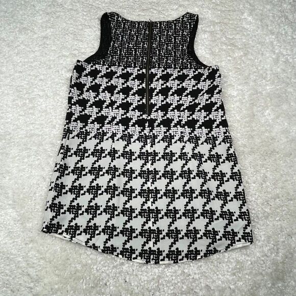 Cabi Broken Check Houndstooth Sleeveless Blouse Top - Picture 3 of 10